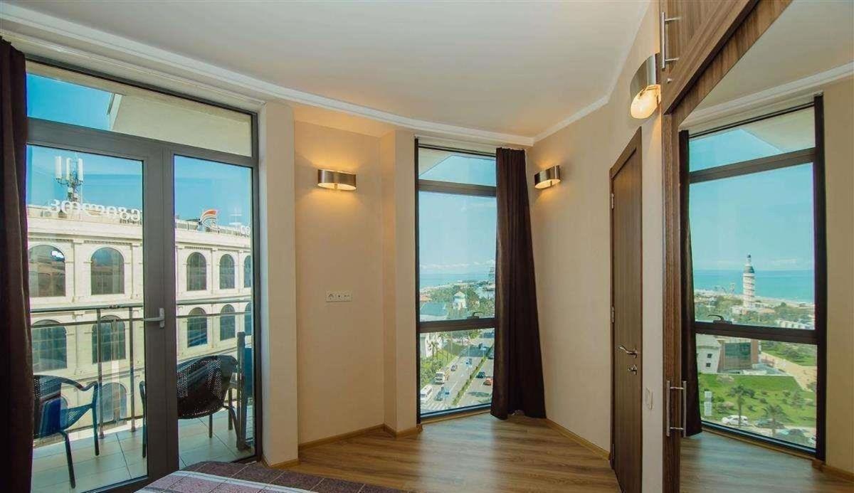 Batumi Royal Apartments Екстериор снимка