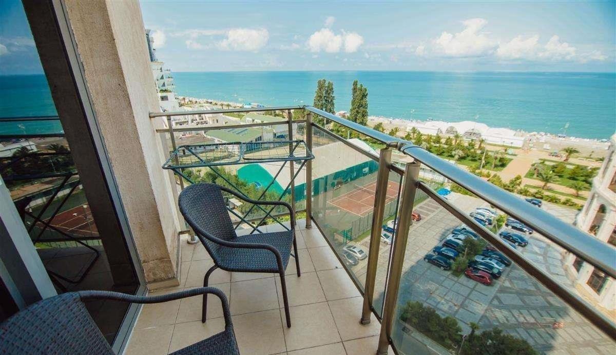 Batumi Royal Apartments Екстериор снимка