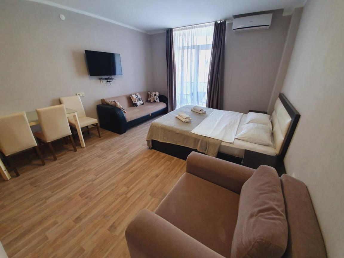 Batumi Royal Apartments Екстериор снимка