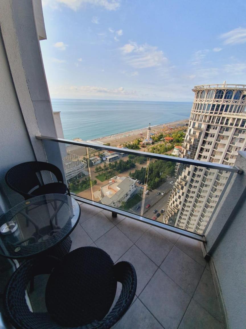 Batumi Royal Apartments Екстериор снимка