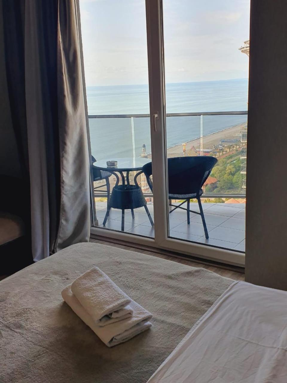 Batumi Royal Apartments Екстериор снимка