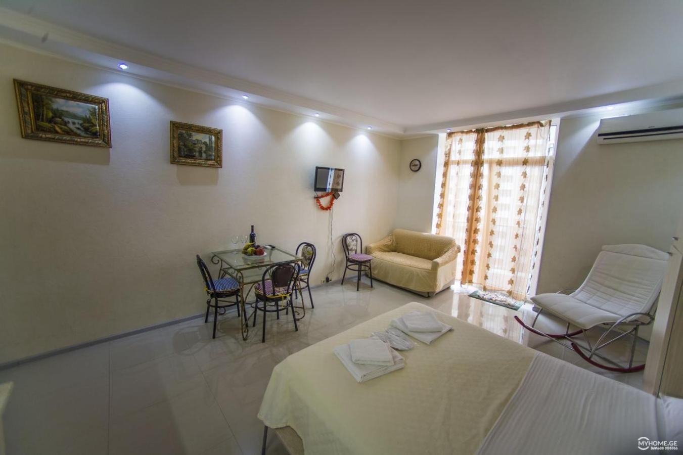 Batumi Royal Apartments Екстериор снимка
