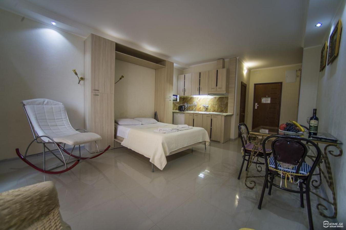 Batumi Royal Apartments Екстериор снимка