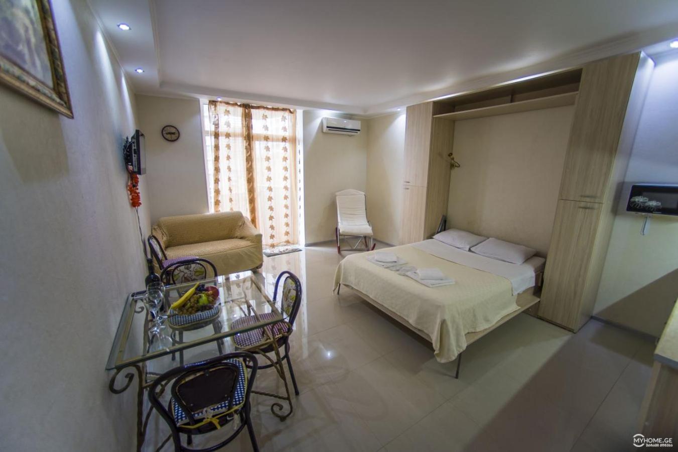 Batumi Royal Apartments Екстериор снимка