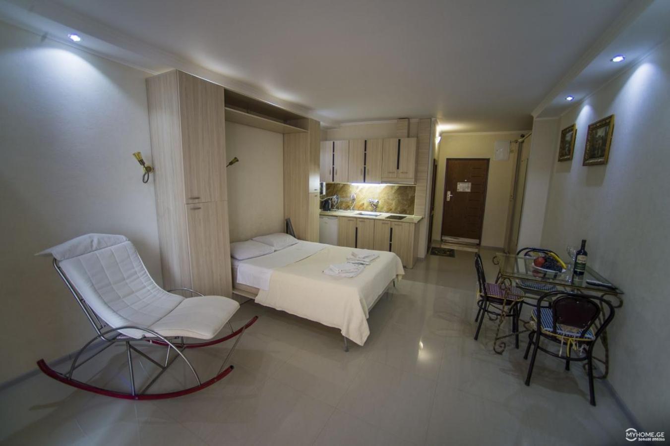 Batumi Royal Apartments Екстериор снимка