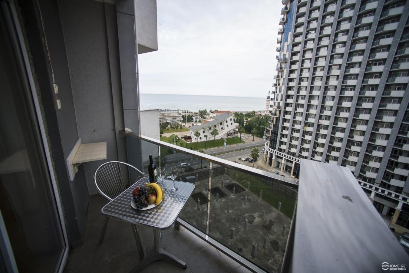 Batumi Royal Apartments Екстериор снимка