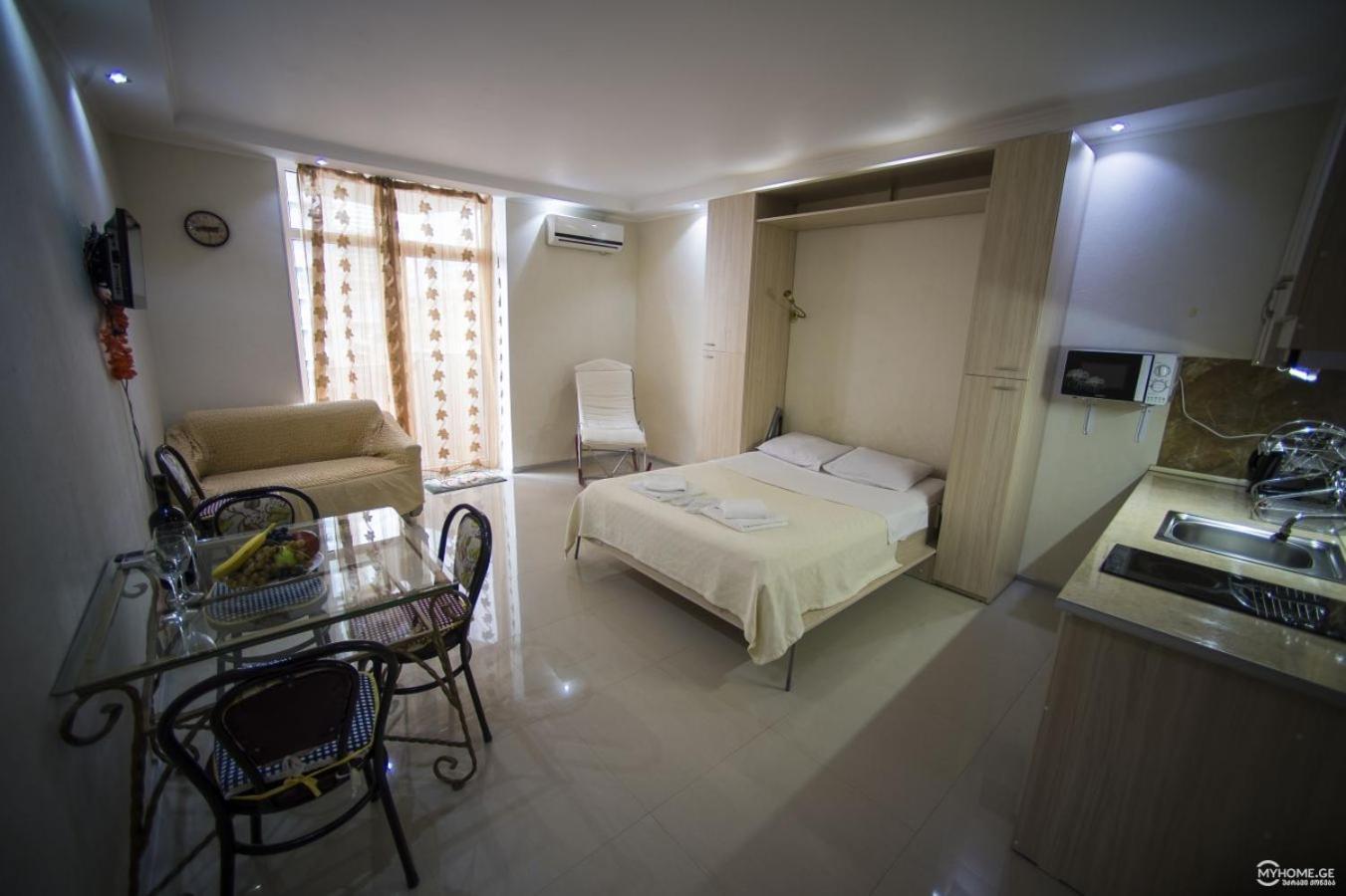 Batumi Royal Apartments Екстериор снимка