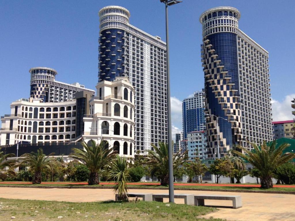 Batumi Royal Apartments Екстериор снимка